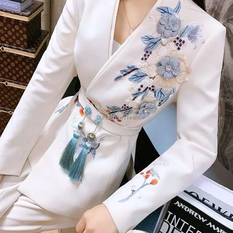 

2023 new suit jacket national style fashion chinese style embroidery flower v-neck long sleeve women tang suit top jacket s878