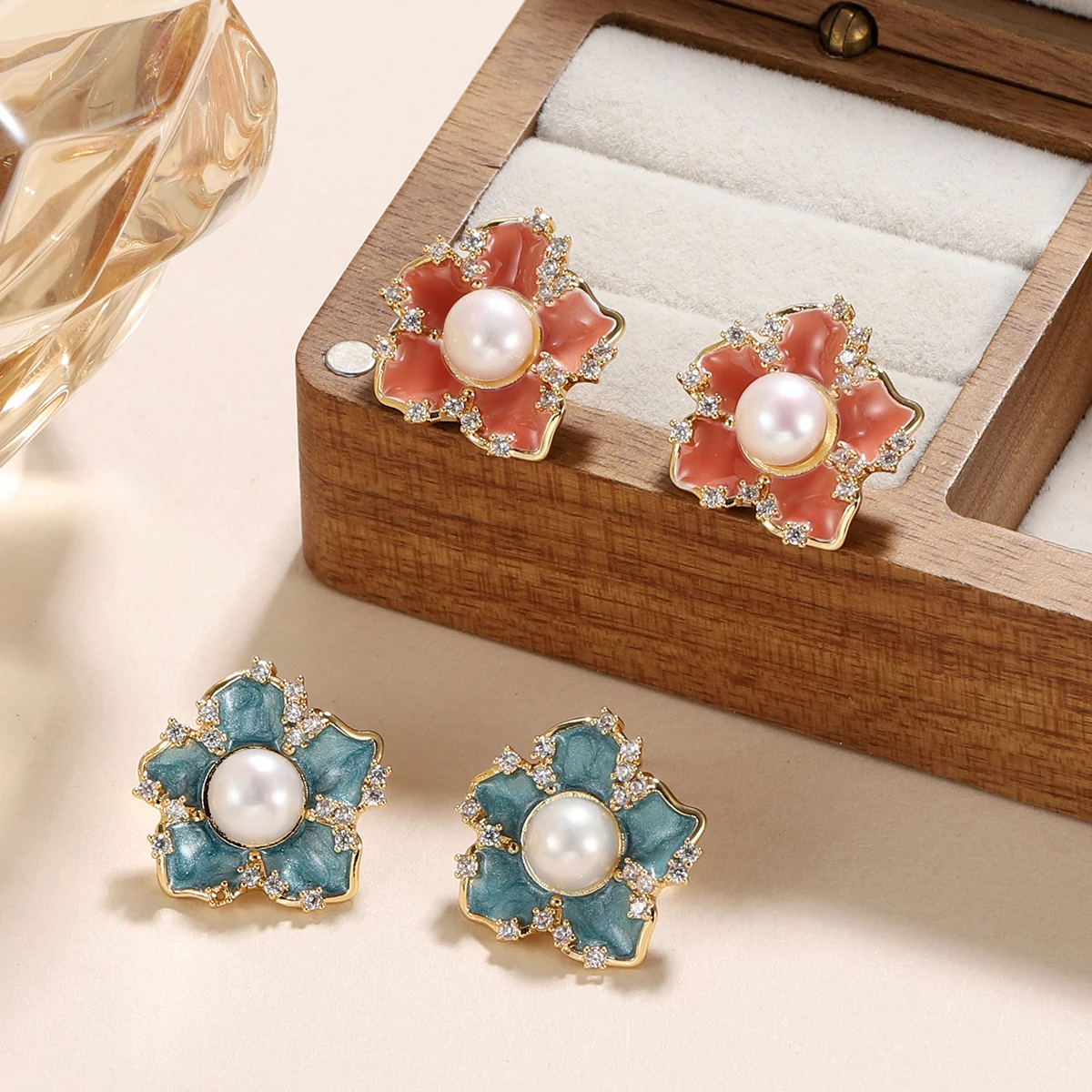 

legant Pearl & Enamel Flower Stud Earrings - Gold Plated Blossom with Zircon Crystal for Women, Chic Fashion Jewelry