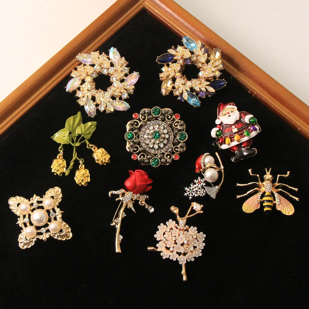 Diseños de Lujo Barrocos de Búhos, Camaleones, Flores, Insectos y Flora y Fauna: Broches, Alfileres y Accesorios de Joyería para Hombres y Mujeres