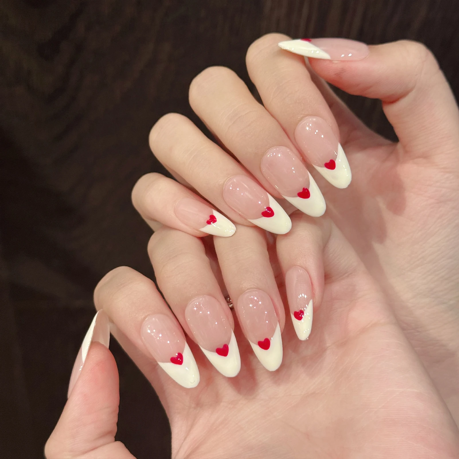 10pcs Sweet Love Heart False Nail Patches INS Simple White Edge French Style Almond Handmade Press On Nails Charming Fake Nails