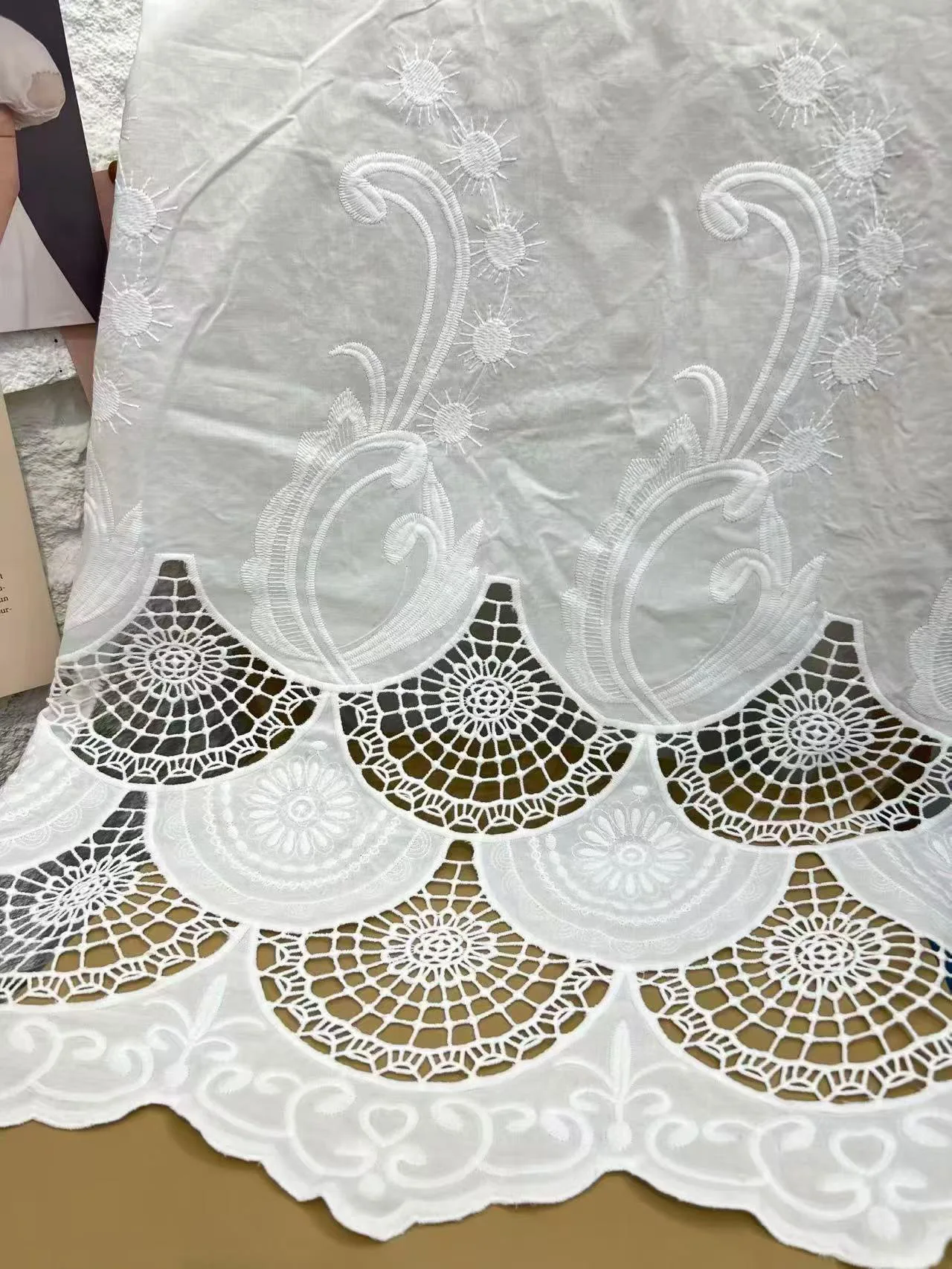Witte borduurlace met oogjes,  - Sewing Eyelet Fabric recensie en prijs