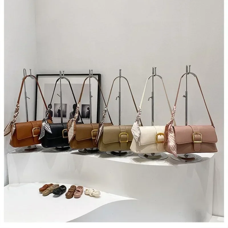 bolsa-de-panales-de-diseno-exclusivo-un-regalo-de-lujo-para-mujeres-elegante-bolso-de-cuero-ideal-para-llevar-al-hombro-o-cruzado-presentado-en-una-caja-de-regalo-con-un-diseno-sofisticado
