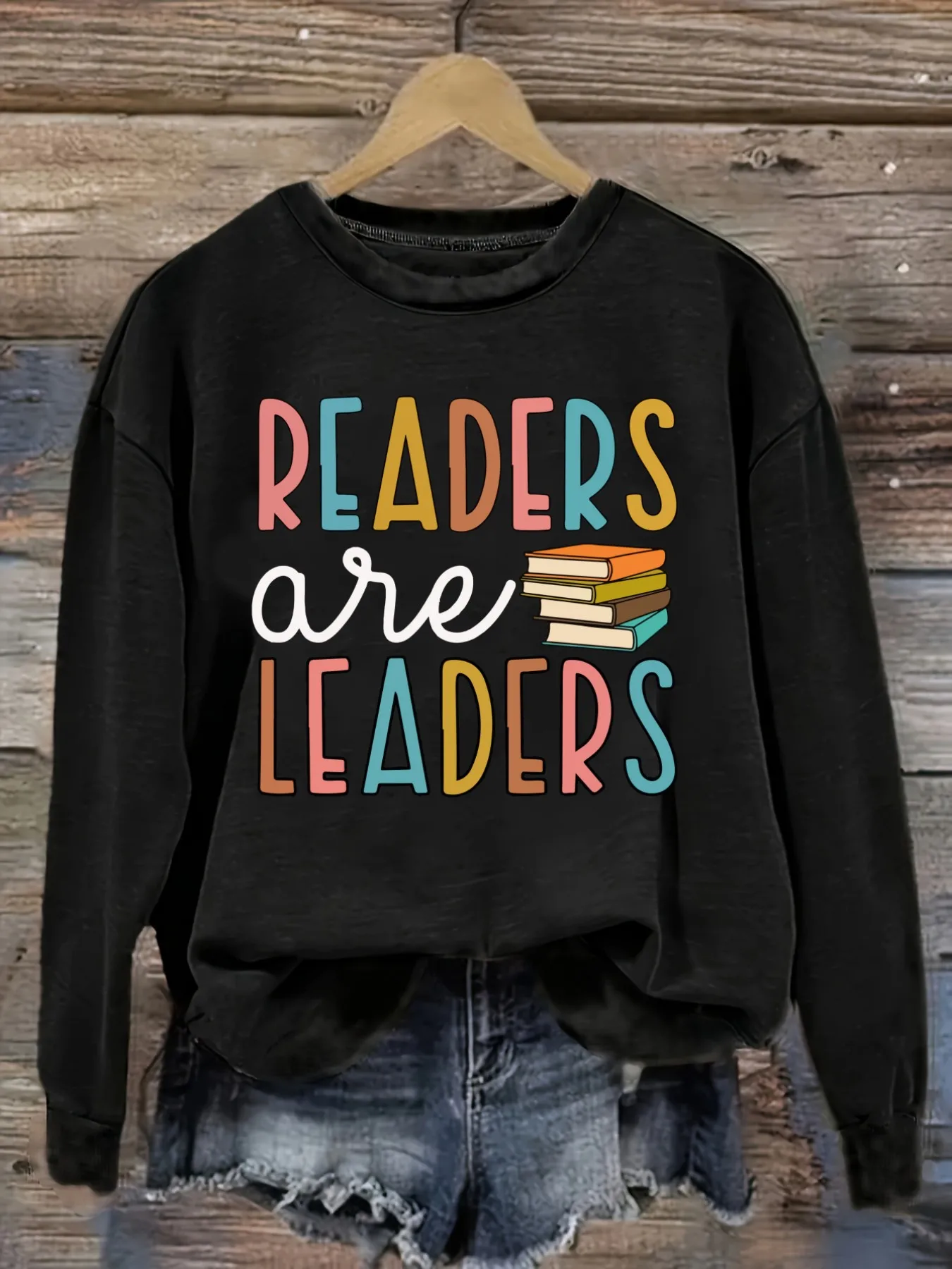 Women's Casual Long Sleeve Crew Neck T-Shirt Readers Are Leaders Book Stack Design, Round Neck Women's Clothing, Machine Washable, Slightly Elastic, Loose Fit, Spring Autumn Winter Women's T-Shirt, Halloween Costume Outfit