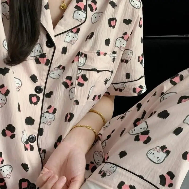 

Комплект пижам Sanrio Hello Kitty, мягкая ткань «облачный шелк», большие размеры, женский, весна-лето, розовый, с леопардовым принтом, с коротким рукавом, комплект из трех предметов