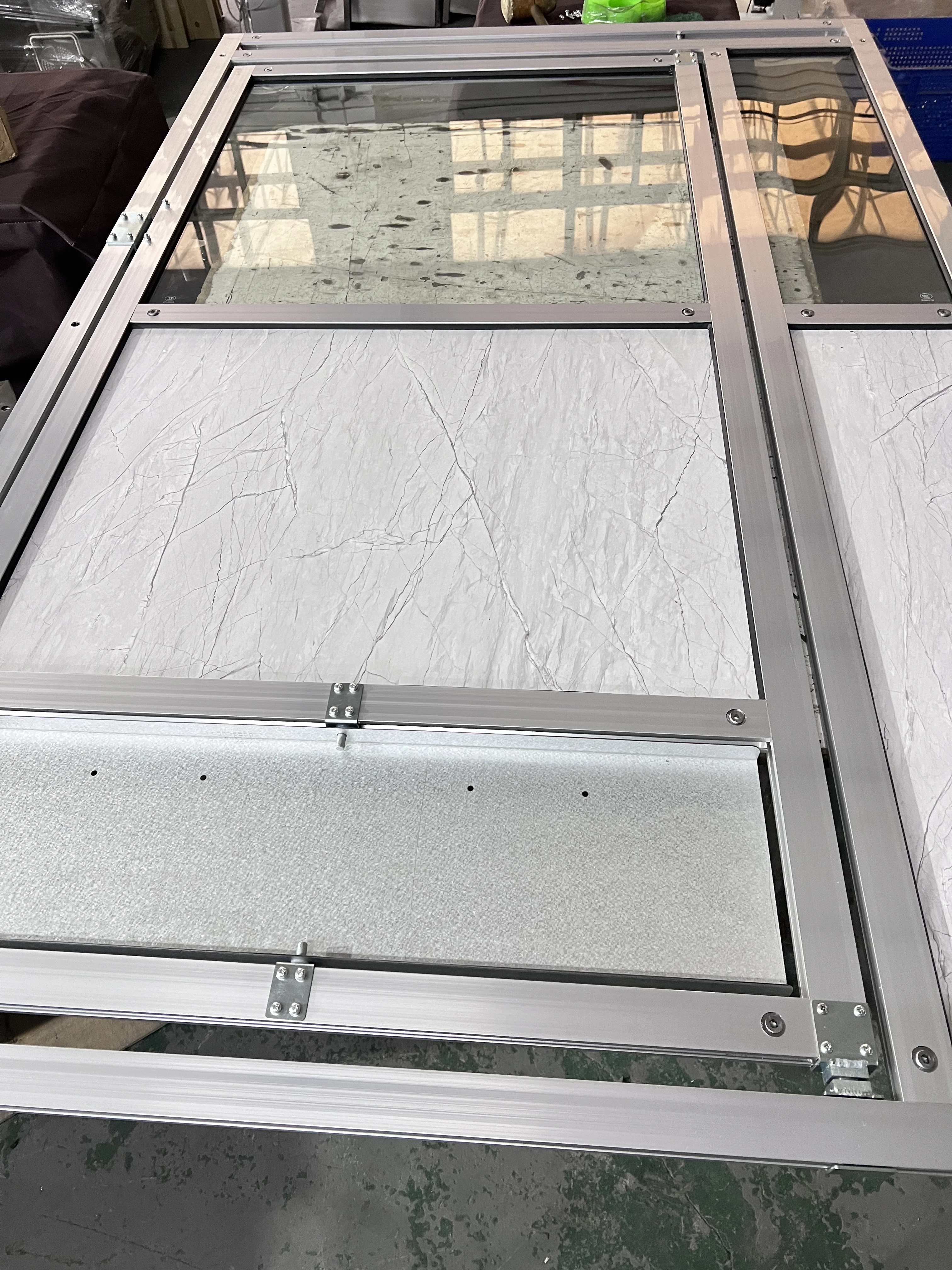 Canil de aço inoxidável selado e isolado Sem infecção Canil de gaiola de descarga higiênica Grande espaço Canil confortável