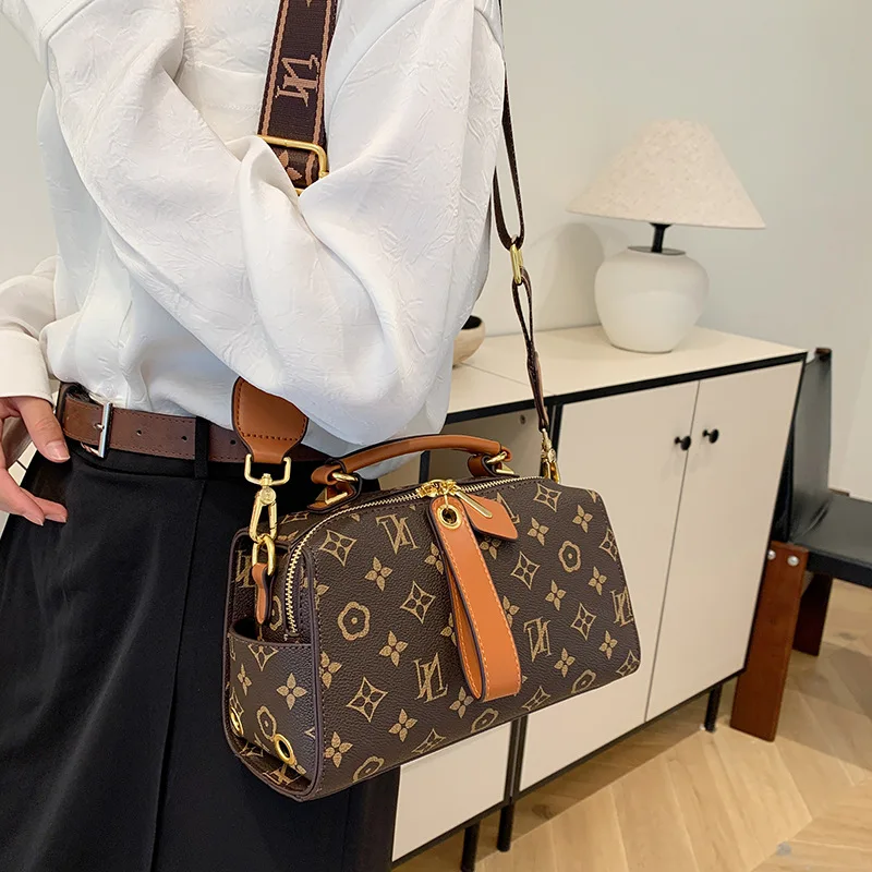 Thumbnail 3 - #35 Best Drawstring Bucket Bags to Buy In 2026