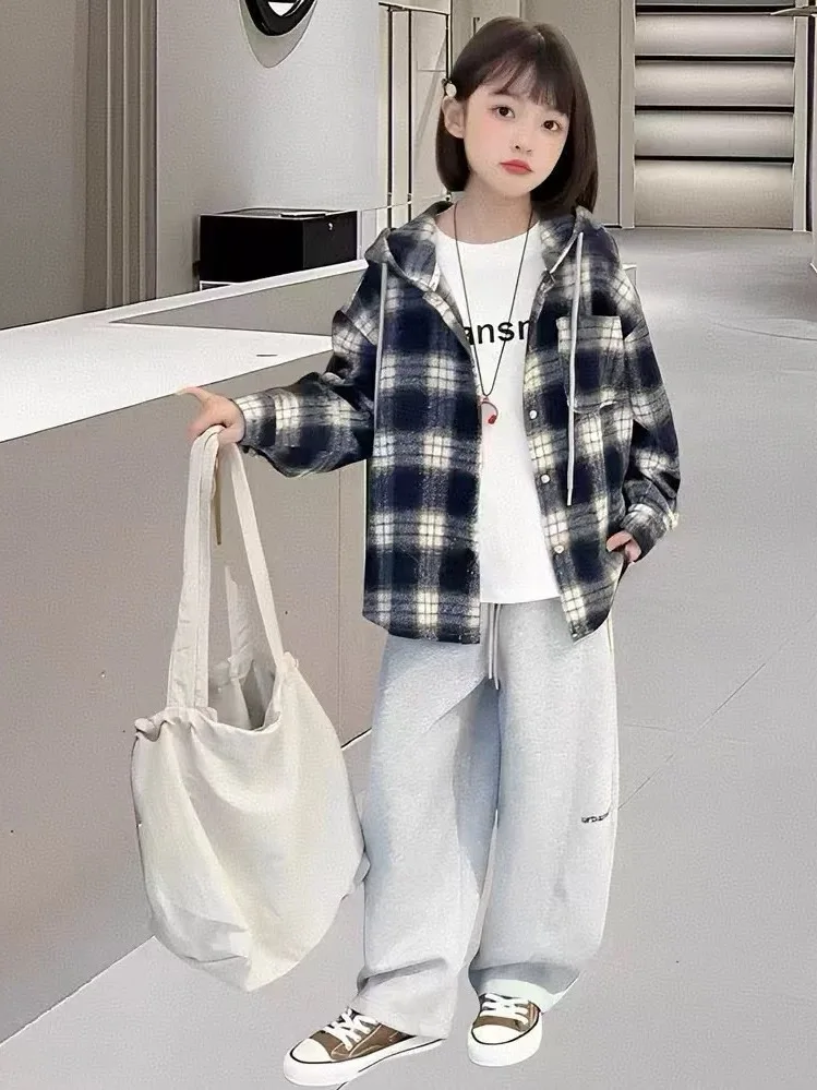 春秋ガールズジャケット2026新作子供用おしゃれフード付きチェックシャツゆったりトップス中大童向け