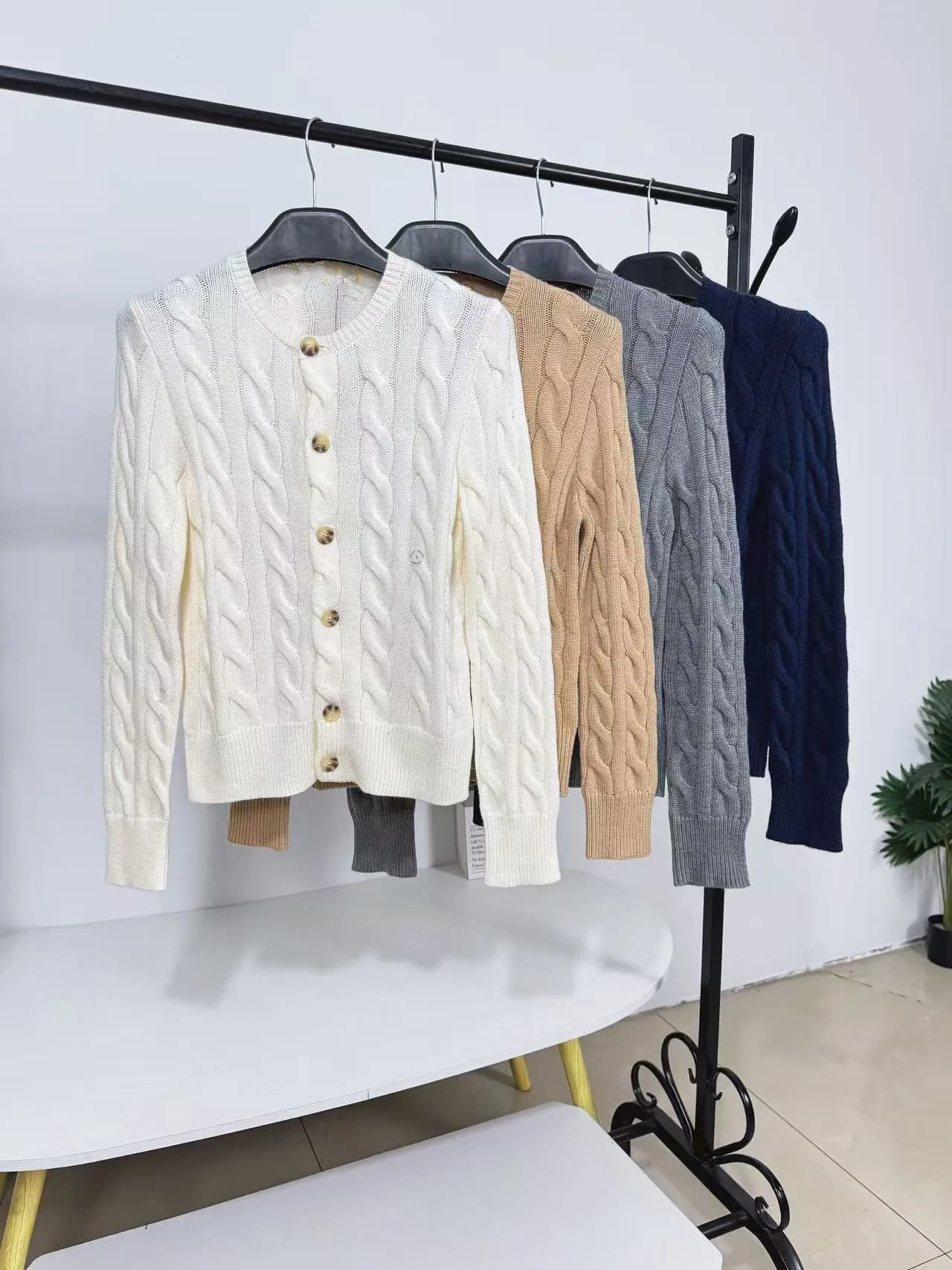 

Casual Embroidered Long Sve Knitted Cardigan Coat Women Autumn Soft Cotton Blend Fabric round Ne Open Sle