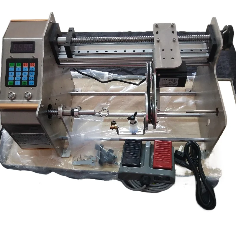 

Машина для изготовления невидимых перьевых наращиваний волос с использованием полностью эластичной нити