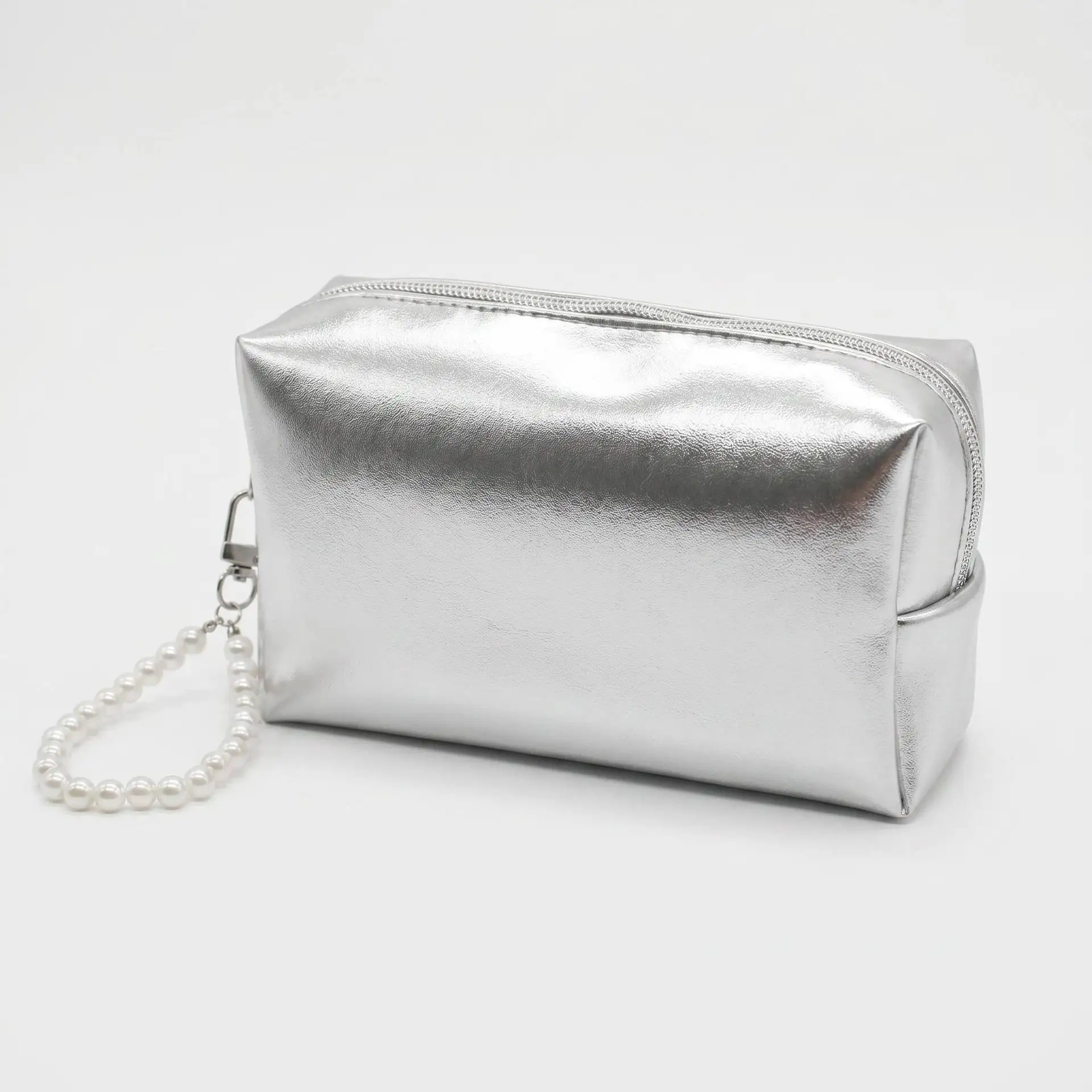 Fashion Silver Bright Surface Pearl Chain Handheld Makeup Bag Large Capacity Stain Resistant Waterproof Toiletry Storage Pouch
