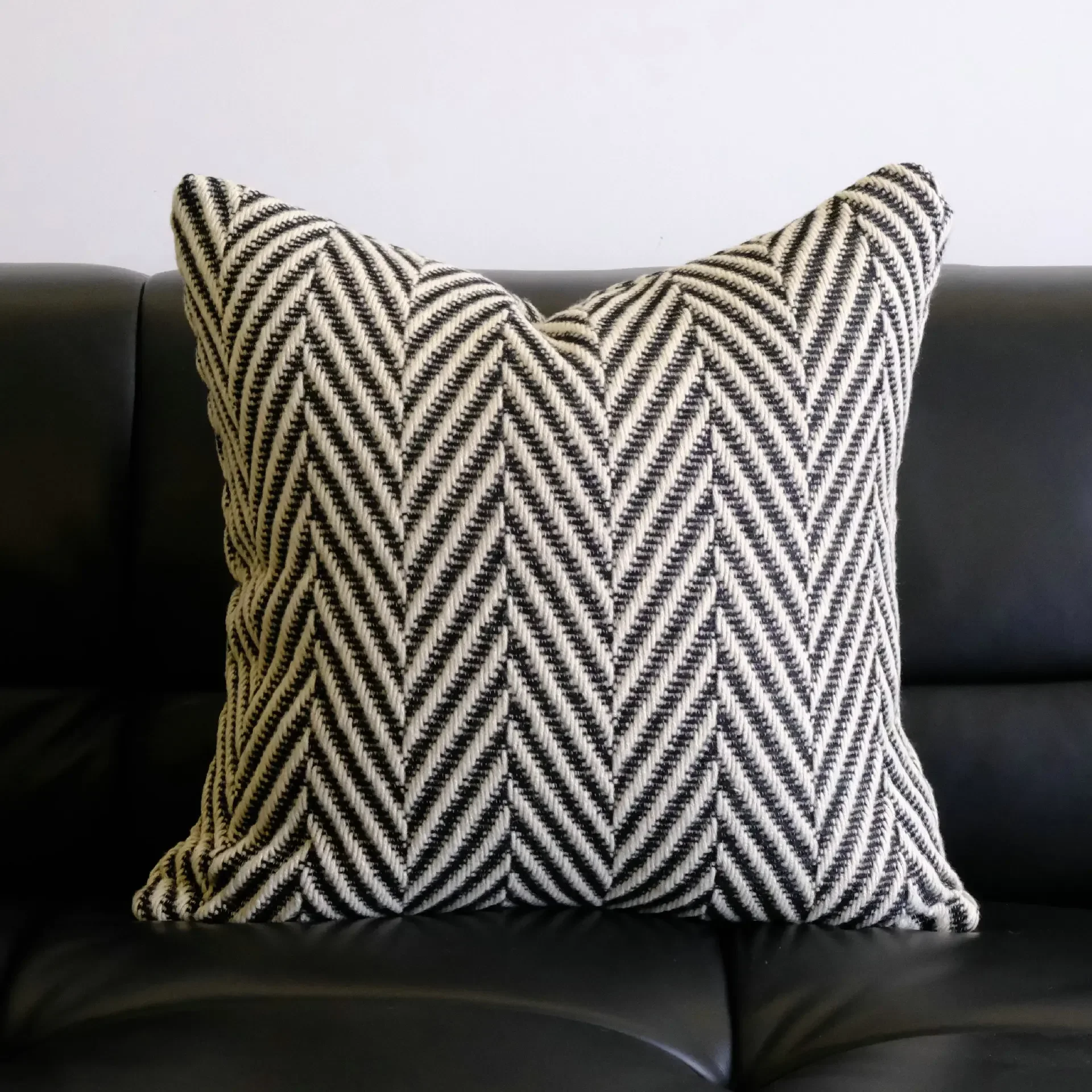 New Light Luxury Texture Woven Pillowcase Black and White Simplicity Wool Crochet Pillow Covers Decorative Pillows Decor Home