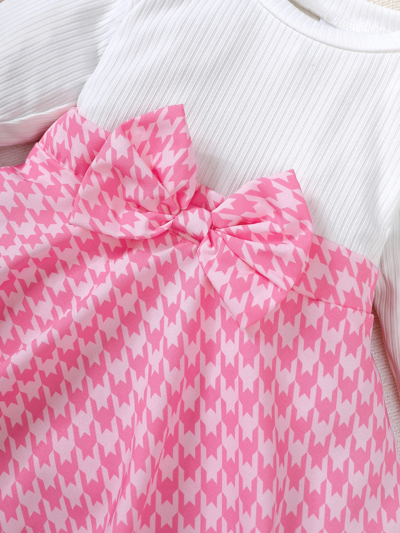 Baby-Mädchenkleid mit Schleife, Tausend-Vögel-Gittermuster, Langarmkleid, 0-18 Monate alt, Niedliches Baby-Mädchenkleid für Frühling und Herbst, Modisches Kleid – Detail 3