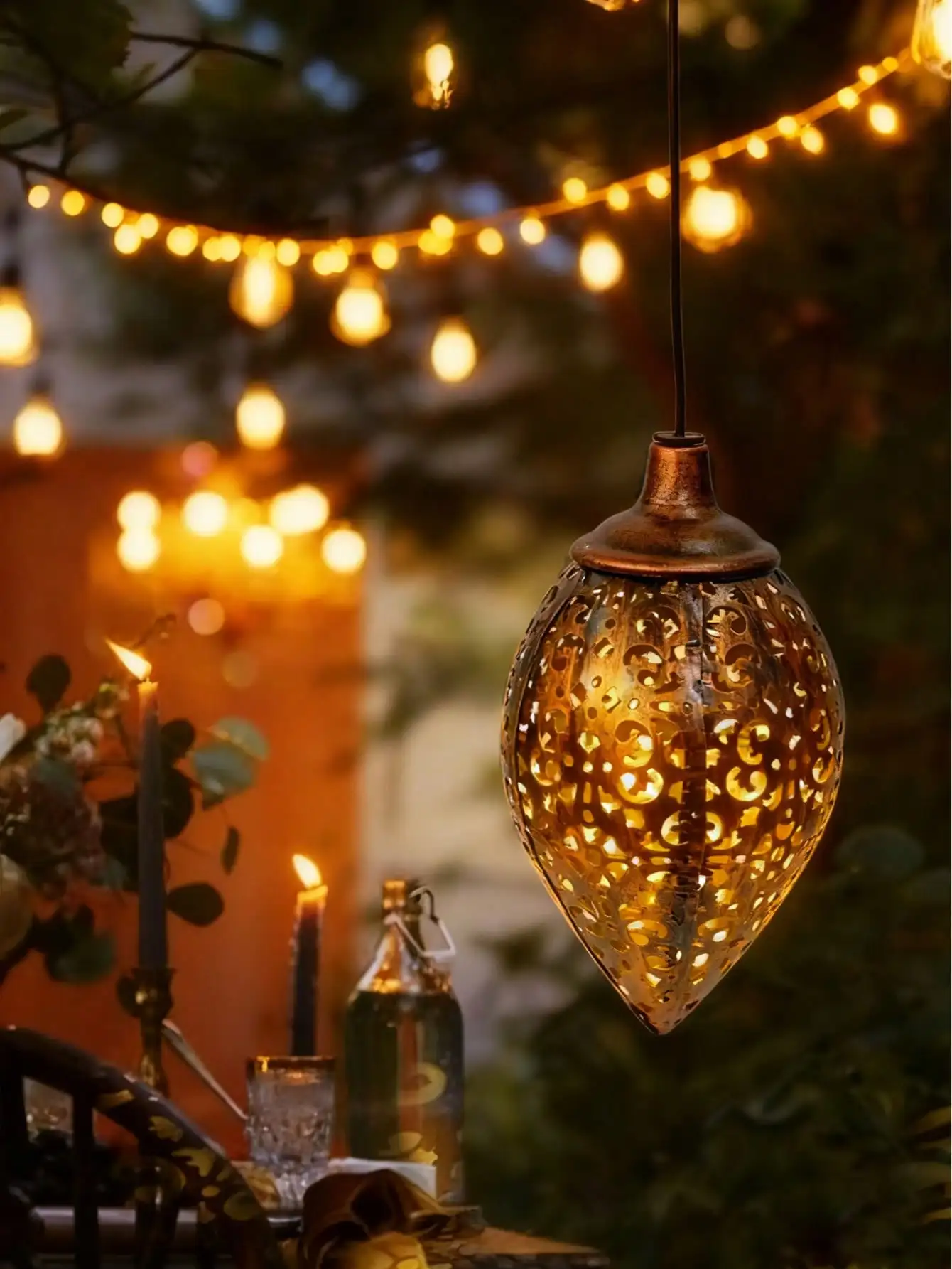 1pc Solar Hollow Projection Hanging Light: Auto Switch, Ambient, Outdoor/Garden/Lawn Decor