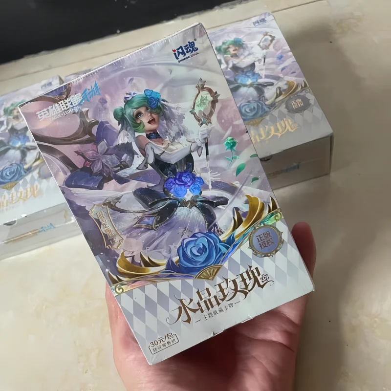 

В наличии оригинальная тематическая коллекция Lol Crystal Rose, подарочная коробка, ограниченная версия, коллекционные карты, игровые периферийные игрушки-сюрпризы, подарки