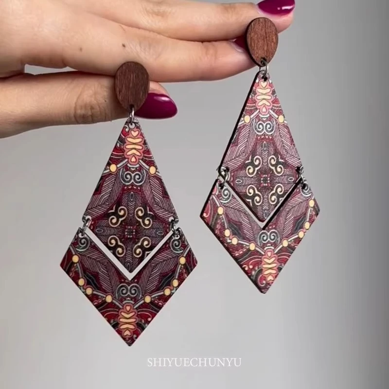 

Red Brown Rhombus Earrings for Women Bohemian Tribal Geometric Enamel Studs Vintage Ethnic Pattern Unique Design Light Luxury