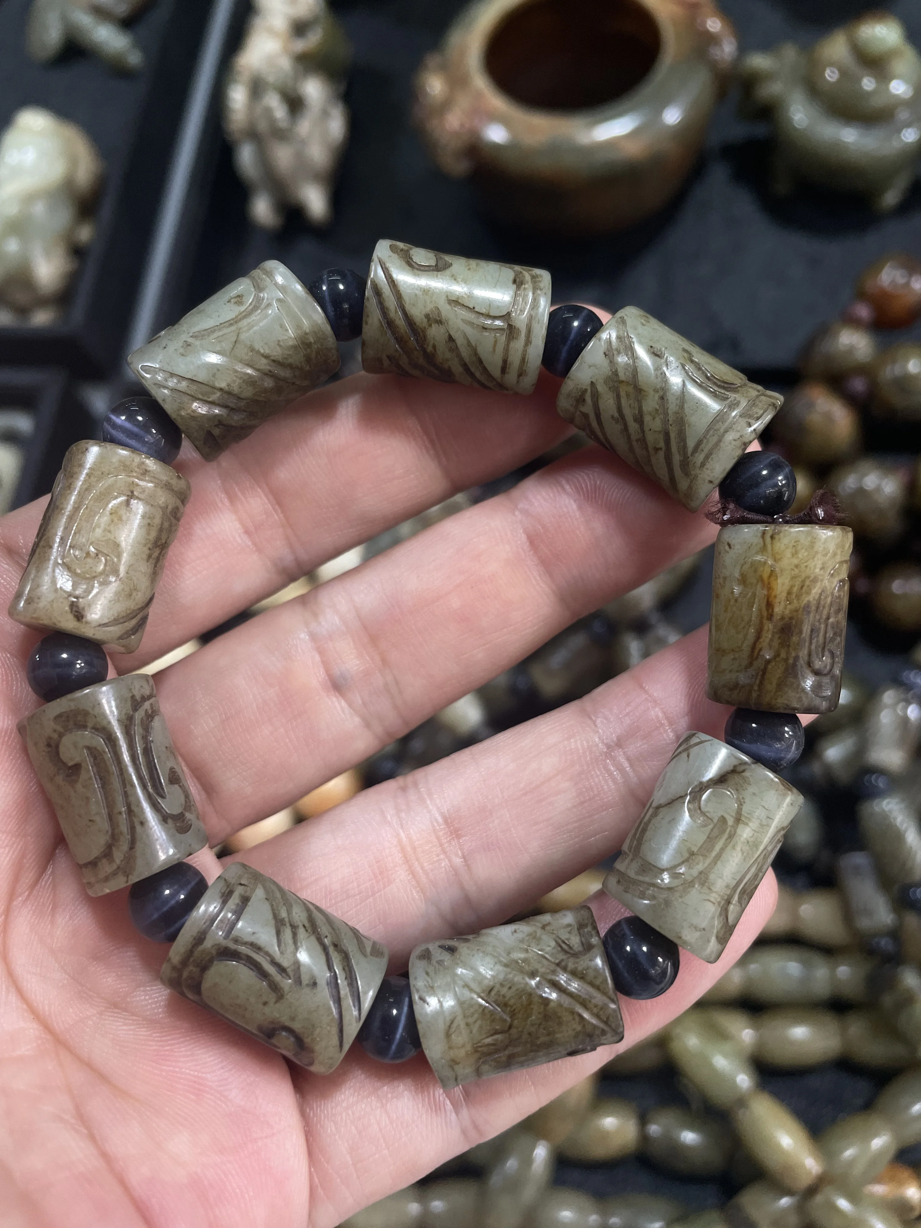 

Big Treasure Top Chinese Hetian Old Jade Old Methed Sculptural Bucket Shape totem Bead Bracelet Carving Timestown 20240725A