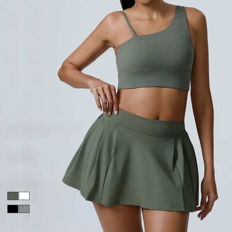 

2025 New Women's Pleated Yoga Skort Set Anti-Sheer Sexy Design | Quick-Dry & Breathable Gym Wear for Yoga & Fitness