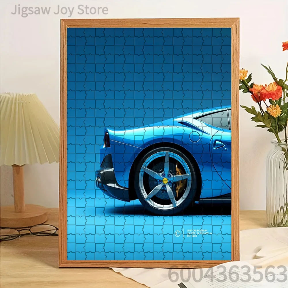

Бумажный пазл: Яркий синий высокопроизводительный спортивный автомобиль (вид сзади), монохромный дизайн в синих тонах, креативное украшение для дома/стены