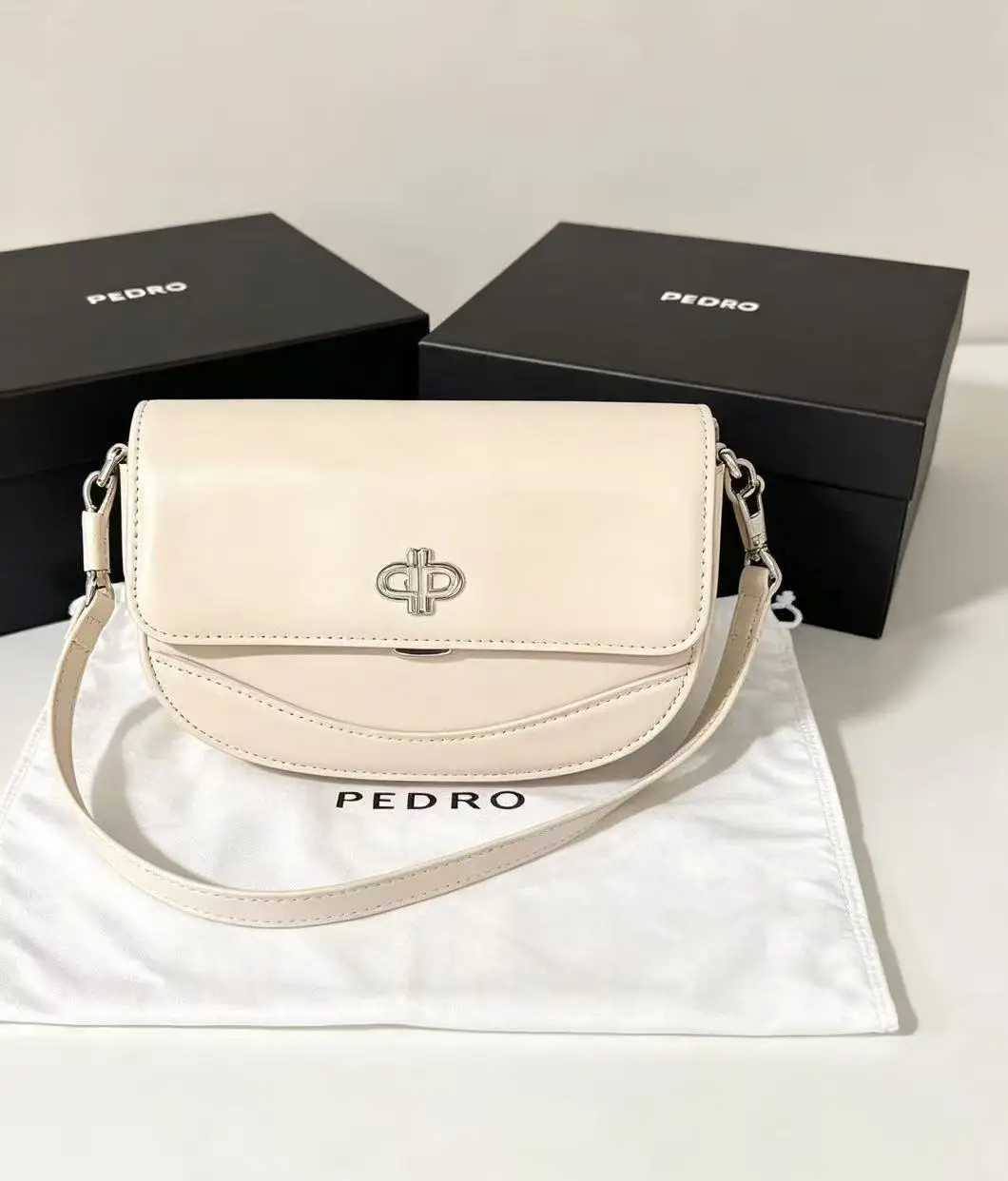 2026 new Pedro lock simple women's bag, light luxury retro single shoulder crossbody small square bag
