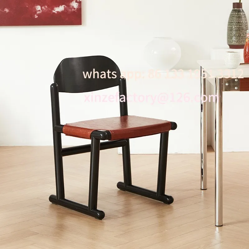 كراسي تناول الطعام المصنوعة من الخشب الصلب العتيق القابلة للتخصيص، تخطيطات صغيرة كلاسيكية، مساند ظهر غير رسمية، طاولات طعام جلدية، كراسي مصممة #5