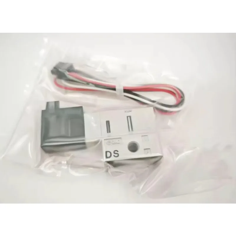 الأصلي حقيقية SMC هوائي المباشر صمام مقعد 10-VQD1251W-5L-M5-X16 صمام الملف اللولبي المزدوج الذي يتم التحكم فيه إلكترونيًا