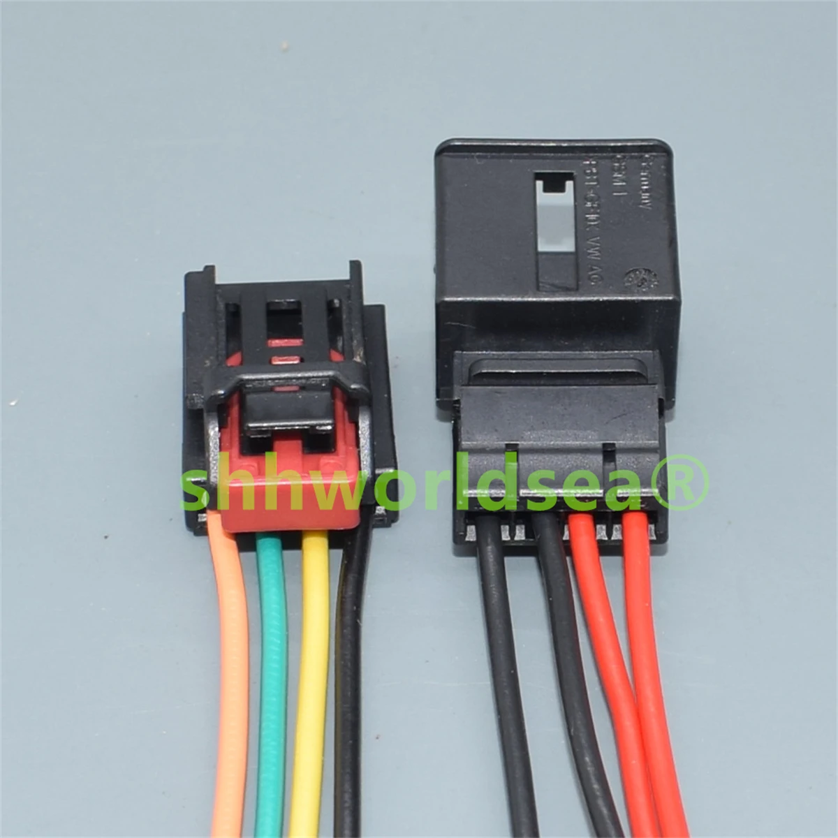 shhworldsea 4 Pin 7N0 972 704 Auto Unsealed Connector 3AA972714 7N0972704 Car Reading Light Taillight Seat Heating Cable Socket