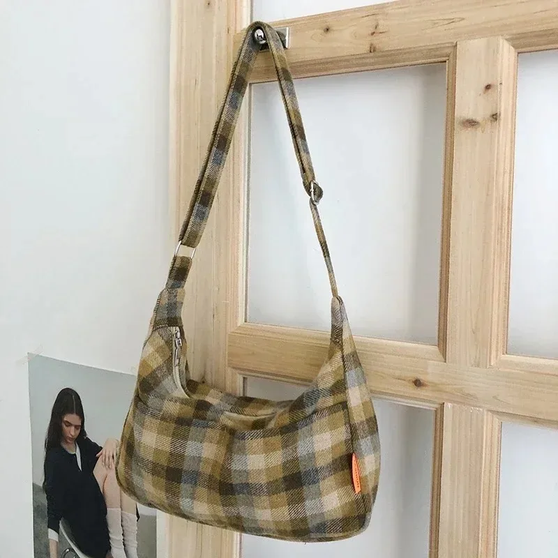 

Lazy Large Capacity Plaid Bag for Women's 2025 Autumn and Winter New Design Original Shoulder Bag Daily Commuting Crossbody Bag