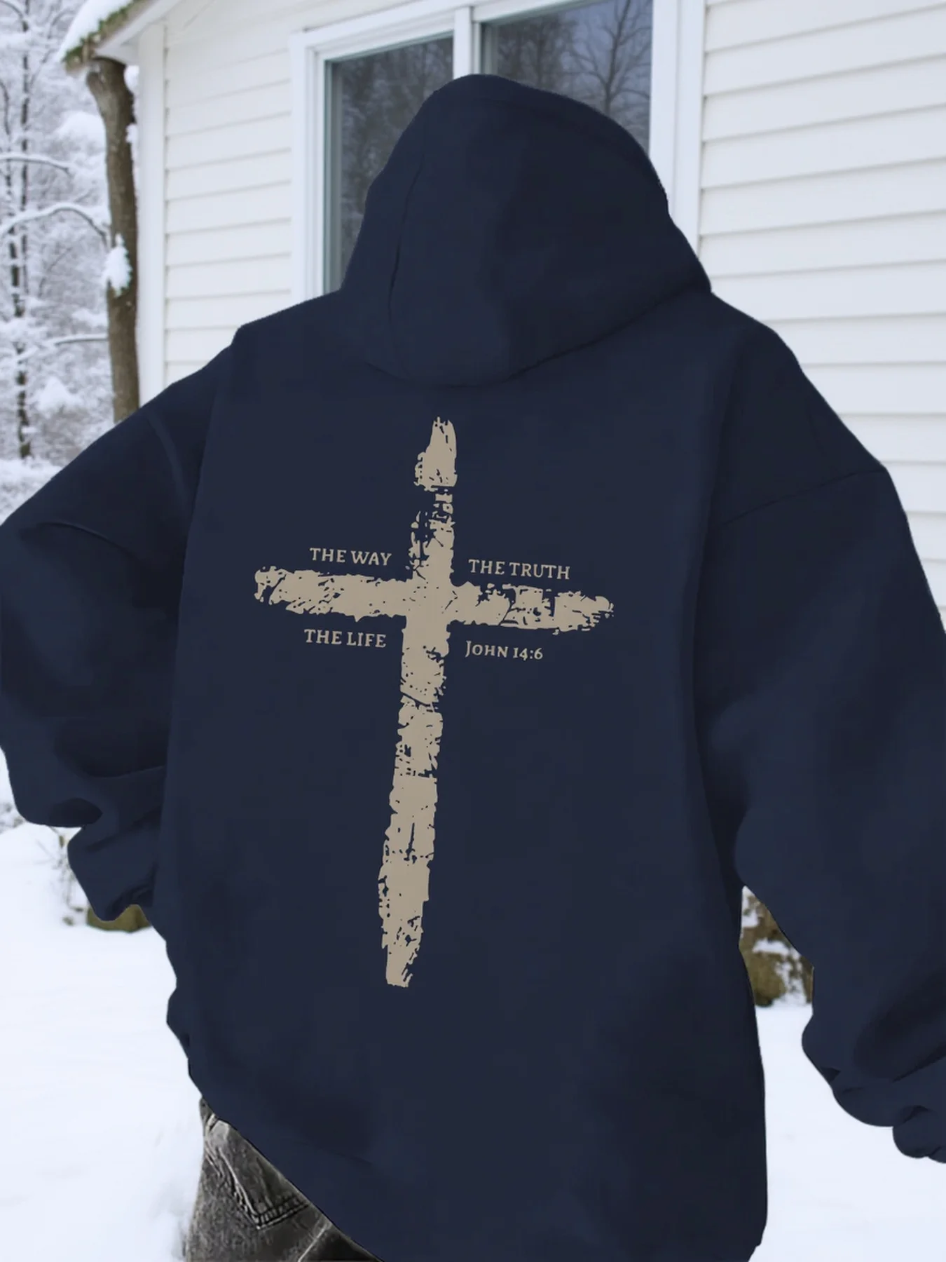 Retro distressed men's hooded sweatshirt with worn-out cross-art pattern print, simple kangaroo pocket hooded pullover shirt