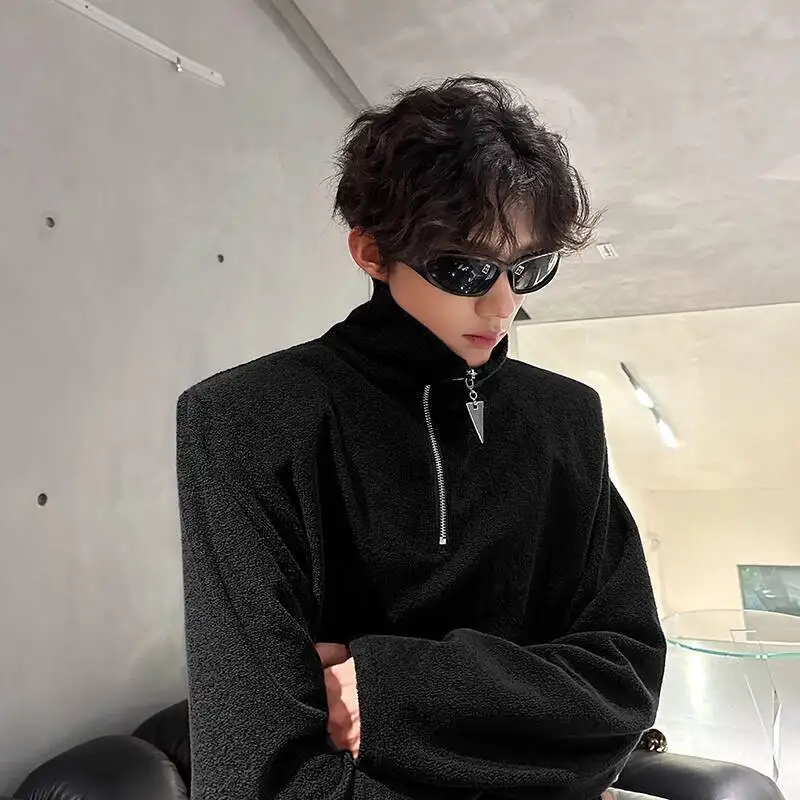 WTHT Fashion Men‘s Solid Color Zipper Shoulder Pads Design T-shirts Trendy 2025 Autumn Stand Collar High Street Tops Mlae 2A2181