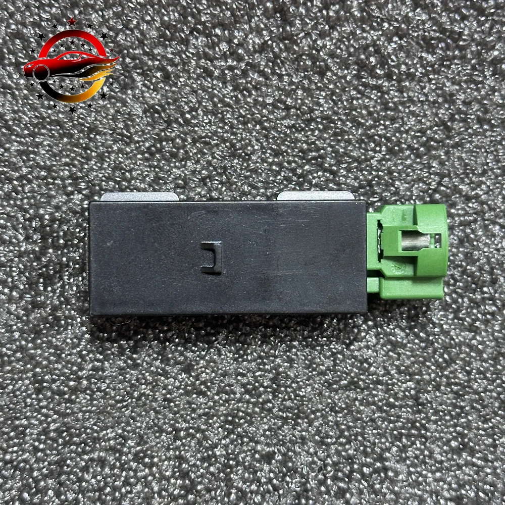 

USB-адаптер CarPlay Media AUX Switch MIB2 MDI USB AMI с разъемом 5Q0 035726 E для Passat B8, VW Golf 7 MK7 VII