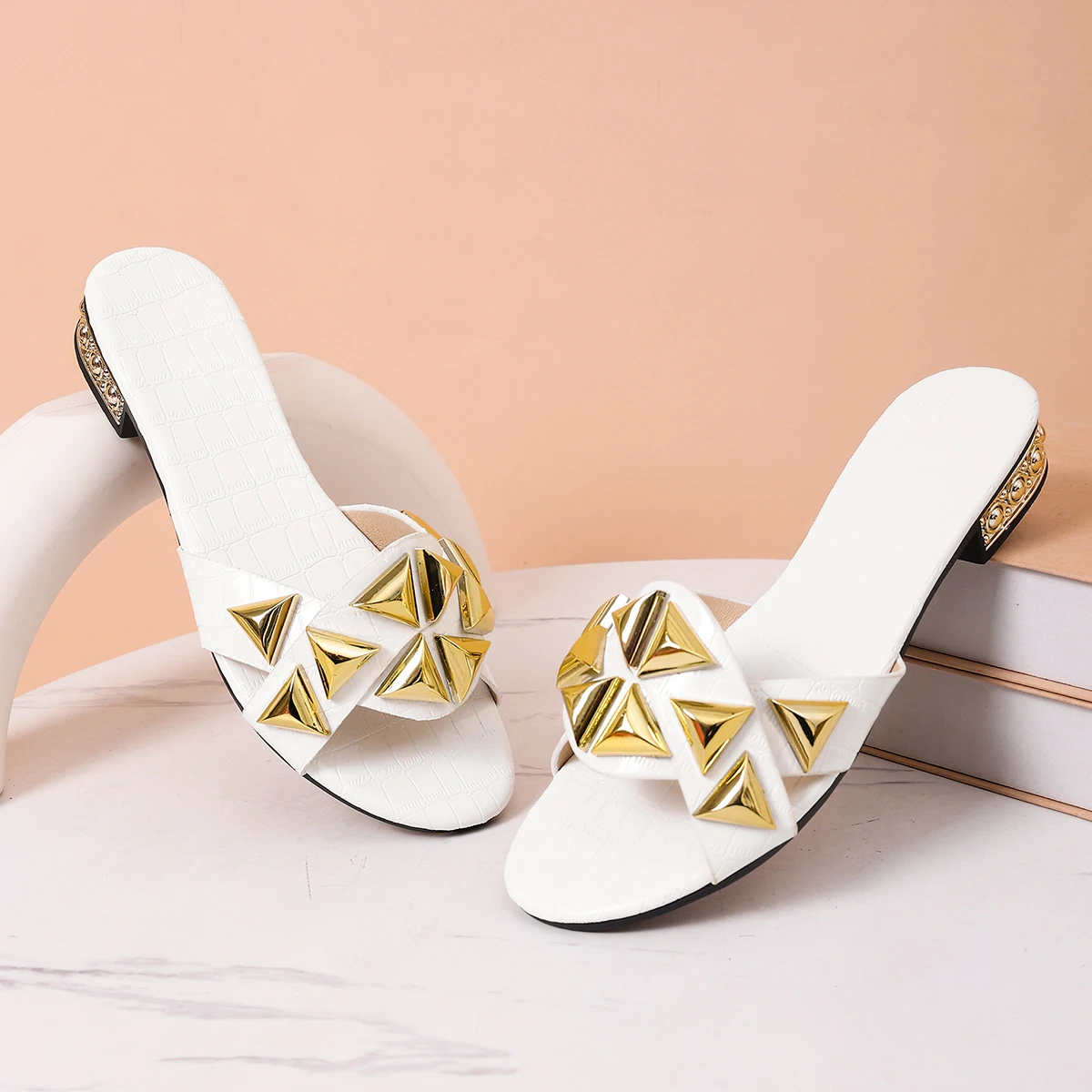 Sommer-Damenschuhe: Designer-Flip-Flops für draußen, neue luxuriöse Sandalen, modische offene Zehen-Slides zum Gehen – Detail 11