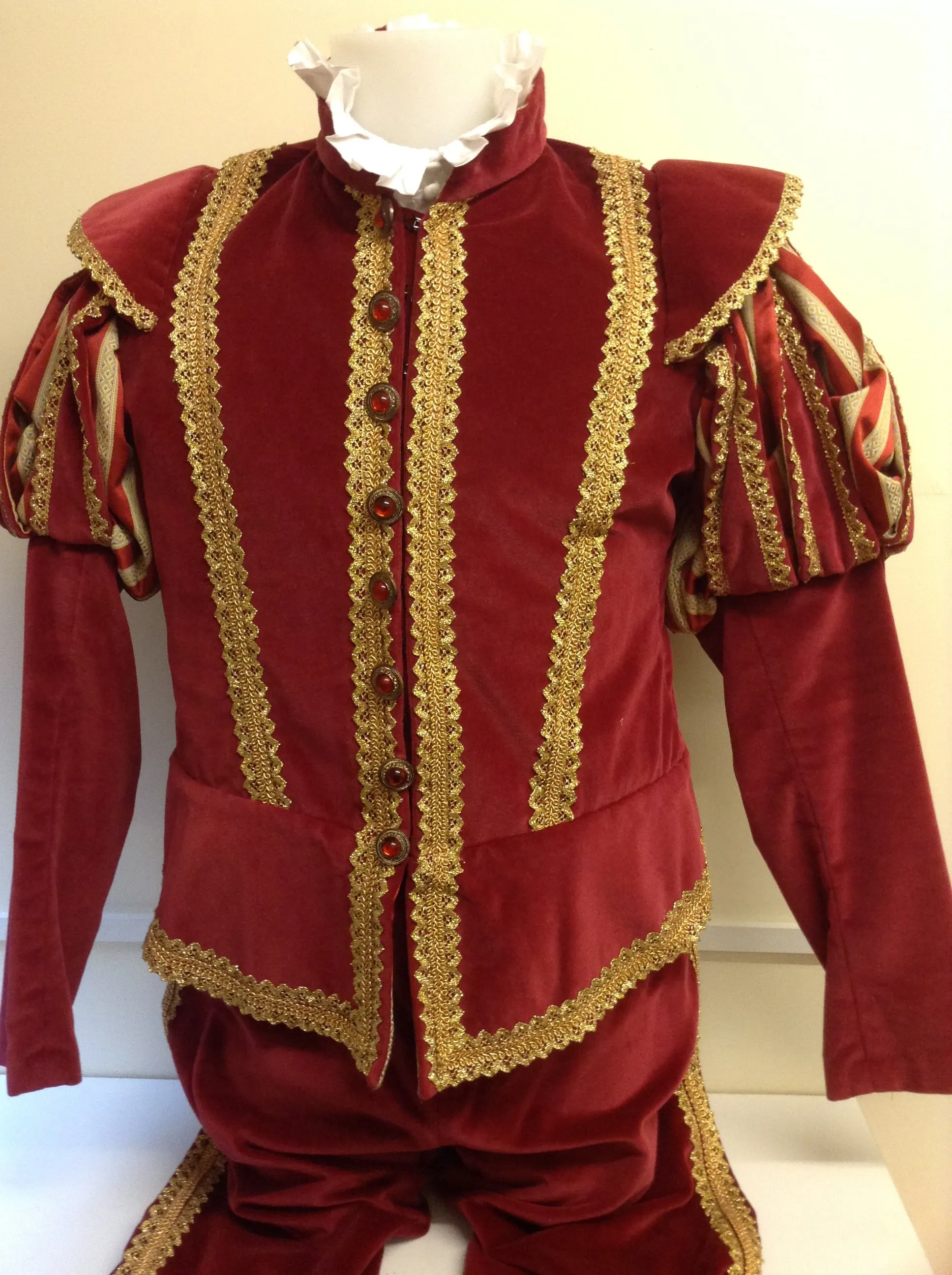 

15th Century Tudor King Henry VII Cosplay Costume Red Outfits Tudor Elizabethan Adult Men Costume Velvet Ball Gown Custom Made