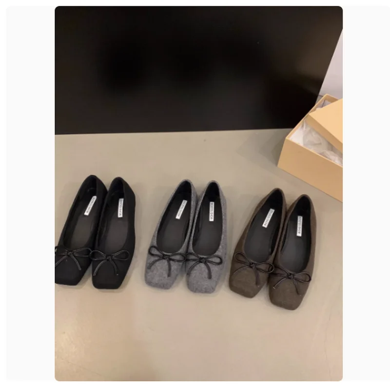

2025 модные женские балетки из флока, базовые черные балетки из мягкой кожи, туфли на плоской подошве, балетки с квадратным носком и мелким бантом