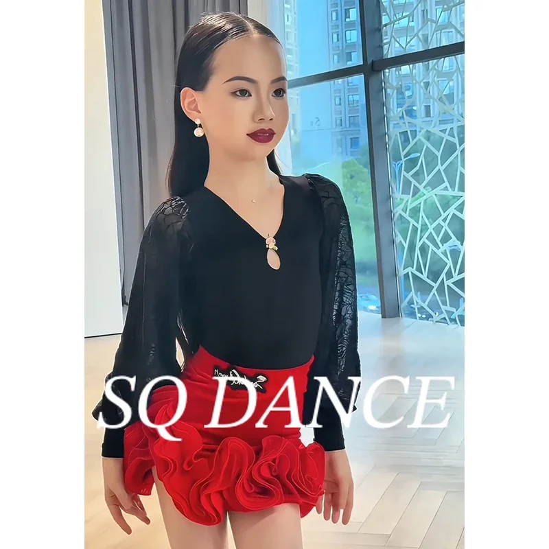 Costume da ballo latino per ragazze Top in pizzo nero Gonna soffice rossa Cha Cha Rumba Abiti per spettacoli di danza Abito da pratica latina DNV24715