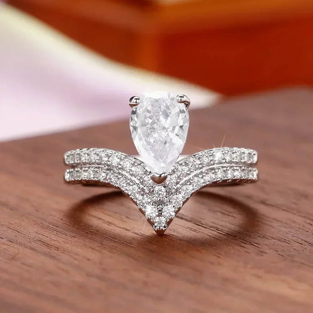 2026 New Creative Pear Shaped Water Drop Set Zircon Ring Crown with Advanced Design Sense, Women's Luxury Wedding