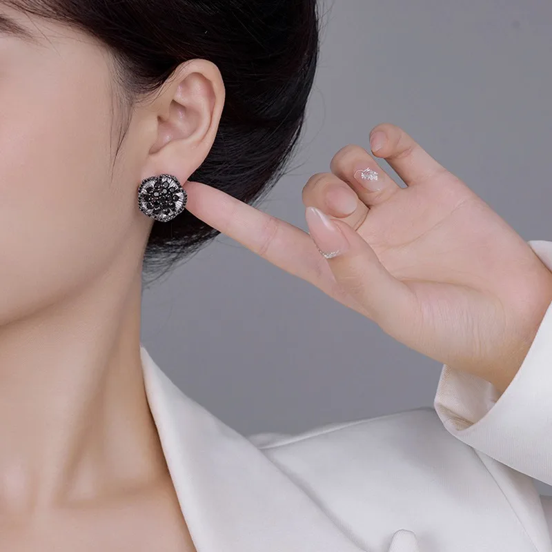 Slightly Inlaid with Zirconium Black Flower Earrings Women's Fashion High Sense Light Luxury Style S925 Silver Needle Stud Earri