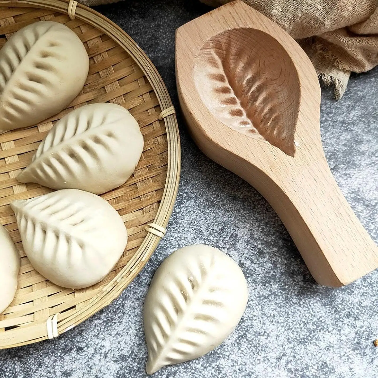 Wooden Easter Festival Mold DIY Steamed Bun Mold Moon Cake Mould DIY Baking Mold for Pancakes Pie Home Kitchen Baking Tool