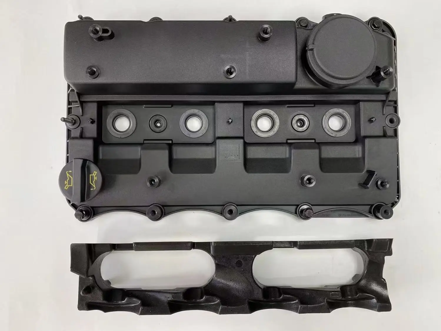 BT-50 2.2 TDCi 1858445   BK2Q-6K271-AK U202-10-220 الاسطوانة الروك الذراع صمام المحرك غطاء عمود الحدبات