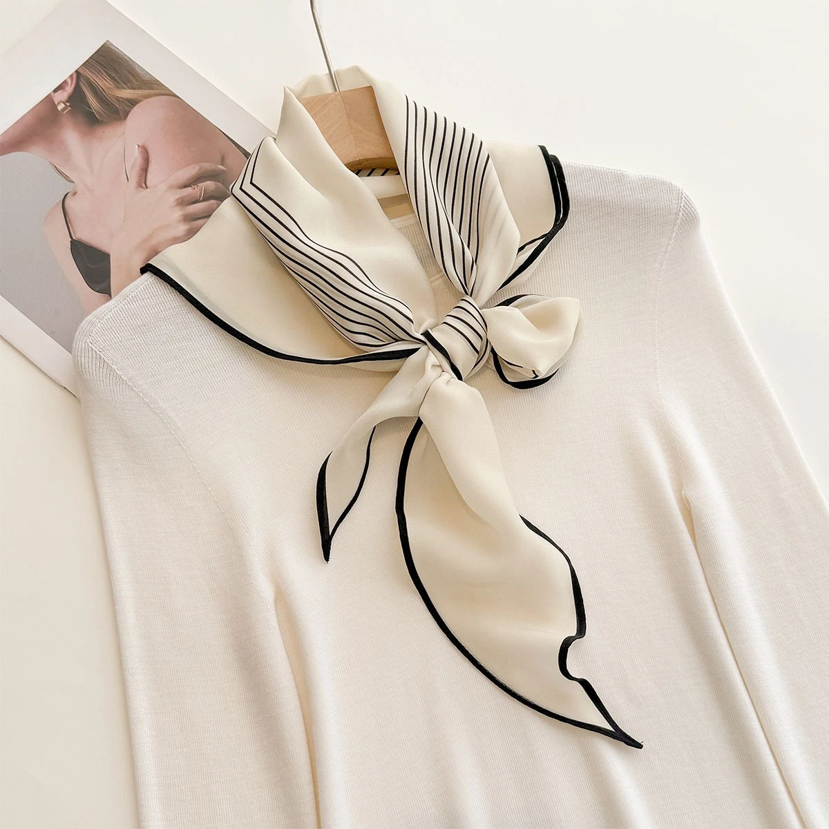

Soft Satin Imitation Silk Scarves Fashion Diamond-shaped Scarf For Women Bandanas Luxury Hijab Neckerchief Elegant Shawl Wraps