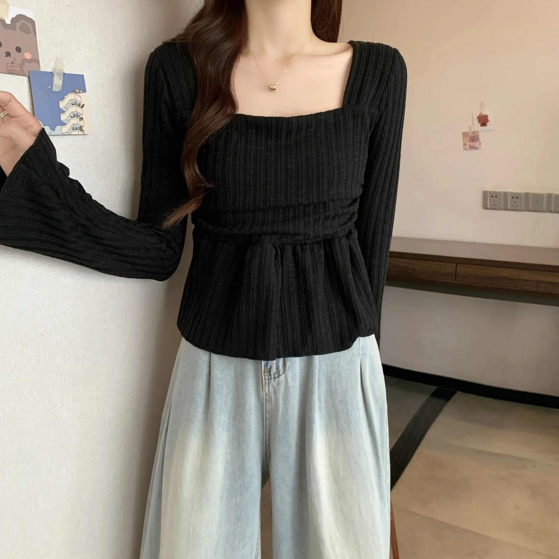 New Design Feeling Women  Sexy Square Neck Waistband Flare Sleeve Loose Bottom Display Chest Covering Long Sleeve Knitted Top