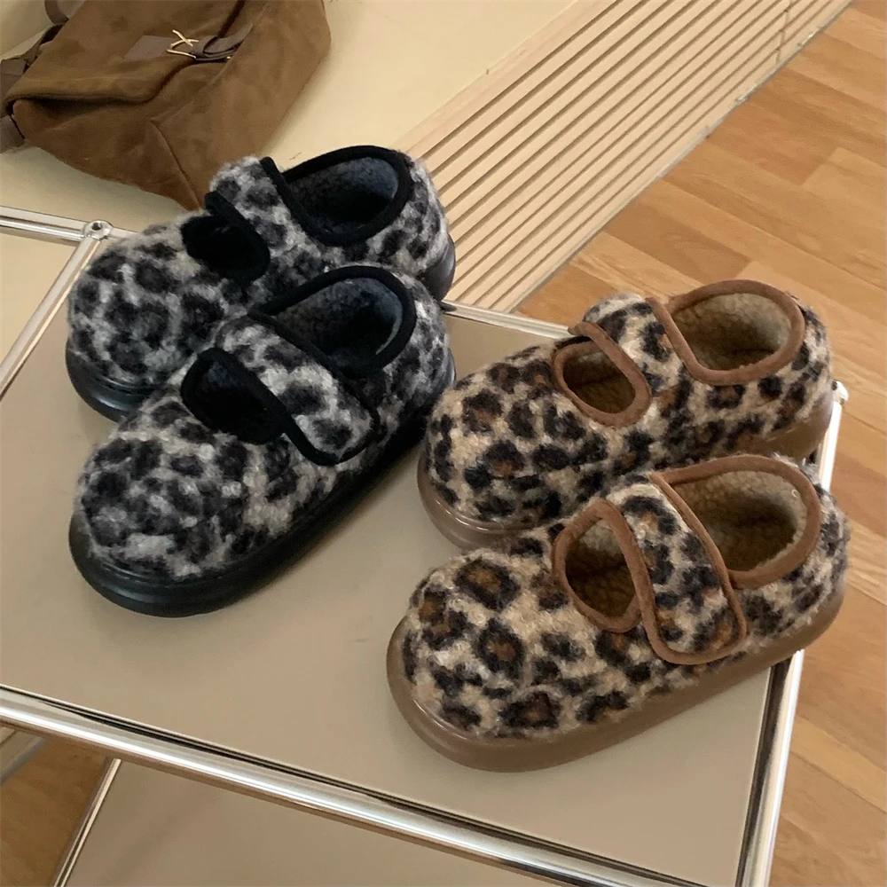 

Faionable ретро леопардовые теплые тапочки для женщин с волшебной лентой, леопардовый принт, хлопковые корейские повседневные тапочки