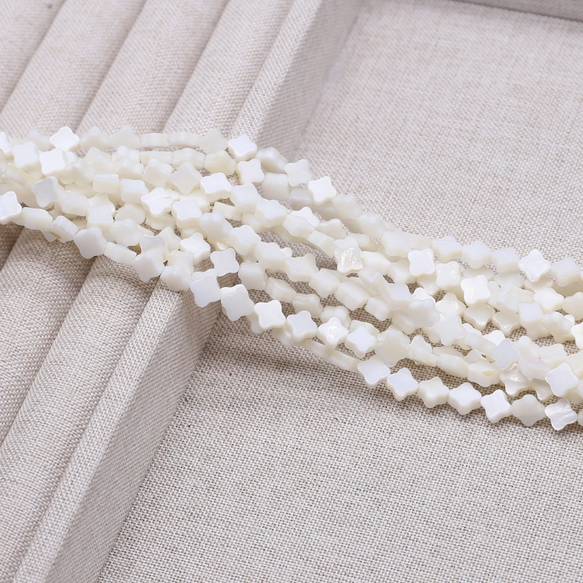 

6.5mm Natural White Shell Beaded Clover Shape Mother of Pearl Loose Beads for Making DIY Necklace Bracelet Jewelry Accessories