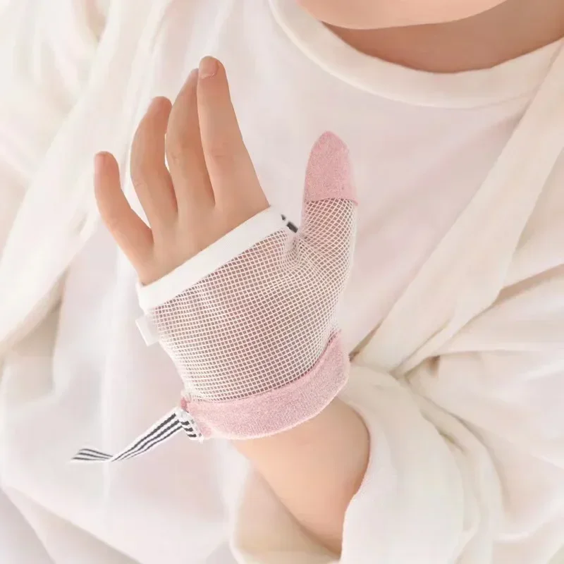 Gants de protection anti-mordant pour bébé et enfant, lot de 1 paire, protège les doigts du nourrisson et empêche la succion, inoffensif, imbibé,