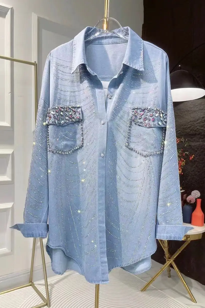 Luksusowy styl Sparkle Diamonds Hot Drilling Denim Jacket Dla kobiet Luźna moda codzienna Koszula 2024 Nowa bluzka jeansowa z długim rękawem