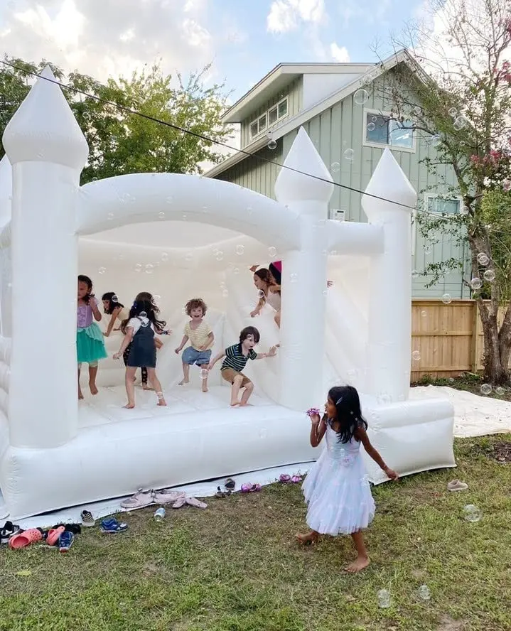 Stock Commercial  Bouncy Castle Inflatable White Bounce House Castle Heavy-Duty PVC with Slide and Large Bounce Area For Adult