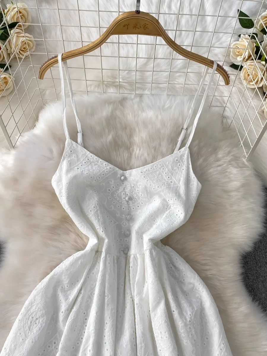 Foamlina الأبيض انقطاع المطرزة الخامس الرقبة فستان بكتافة المرأة الصيف جديد شيك Cinched الخصر التخسيس الجنية عطلة فساتين