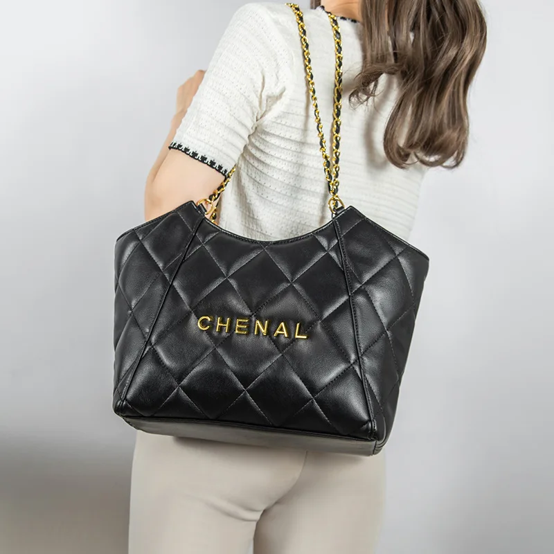 Premium spring and summer large-capacity tote bag, new Xiaoxiangfeng shoulder bag, genuine leather rhombus chain bag.