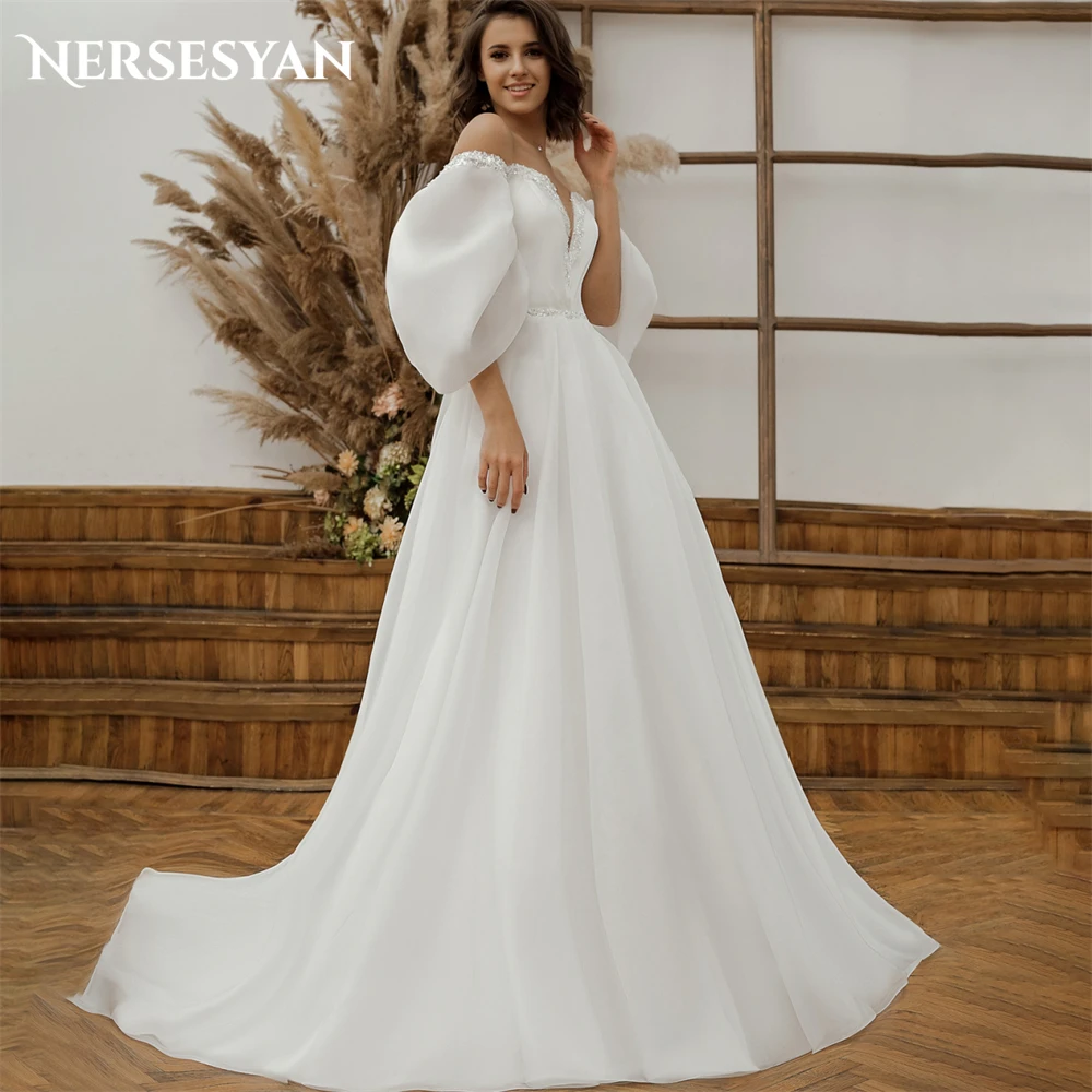 

Nersesyan Vintage Glitter Wedding Dresses A-Line V-Neck Pearls Short Puff Sleeves Bridal Gowns Backless Off Shoulder Bride Dress