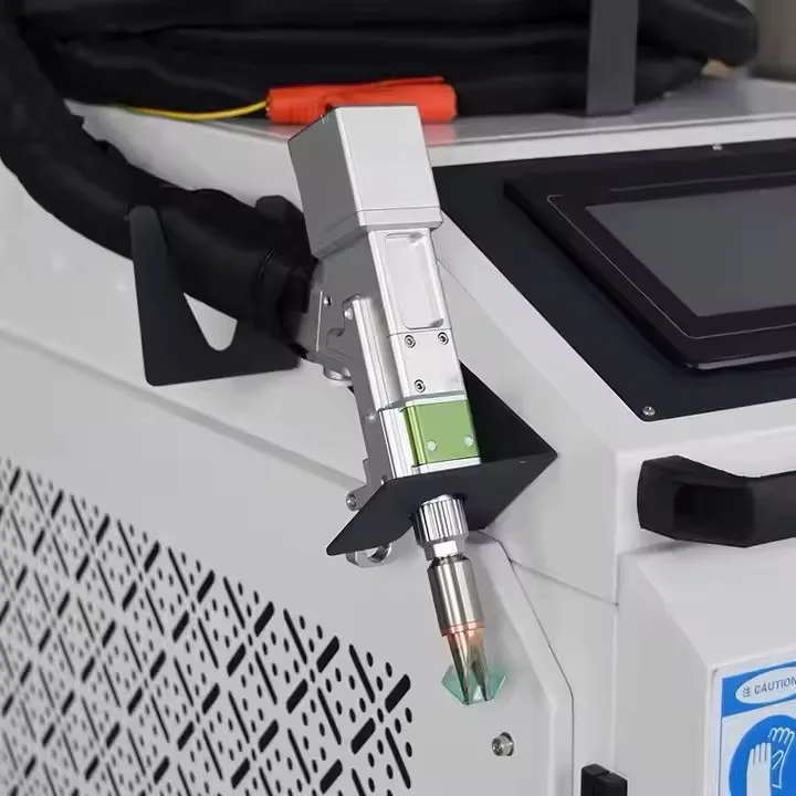 سعر المصنع يده متعدد الوظائف ألياف الليزر 1000W-3000W آلة لحام التنظيف بالليزر المخصصة