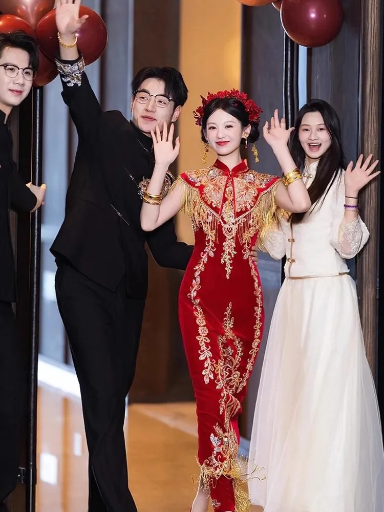 New Chinese-style engagement dress wedding cheongsam shawl embroidered return bride's toasting